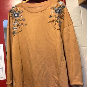 Yellow embroidered crew neck